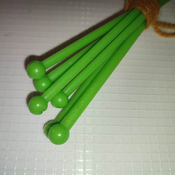 MCM Set of 6 Pcs Vintage Chili Stir Sticks Green Chili Peppers Plastic quality - Picture 2 of 3